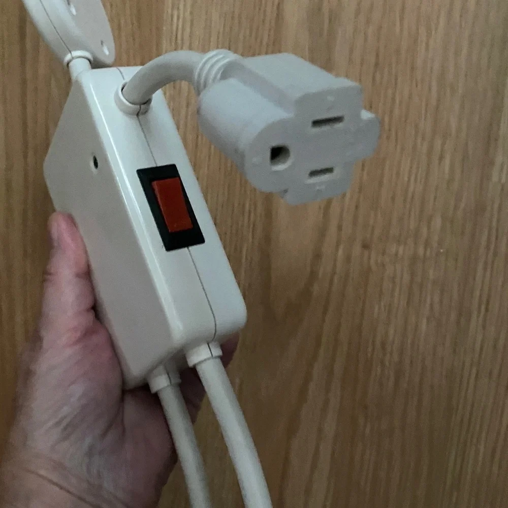 Funny Guy White Power Strip Multi Hub with Flexible extension Arms Excellent